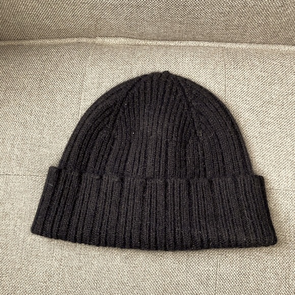 Drake’s Black Angora Lambswool Knit Beanie - Picture 2 of 2